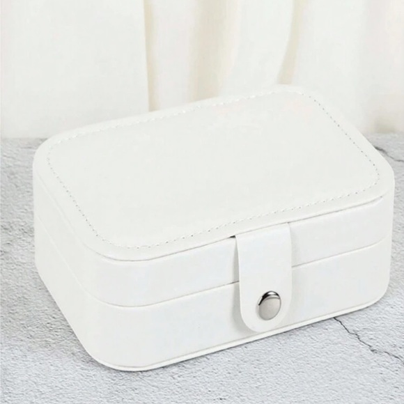 NWT Portable Travel Jewelry Box Organizer Zip Case Storage Rings White Small Box - Picture 4 of 9